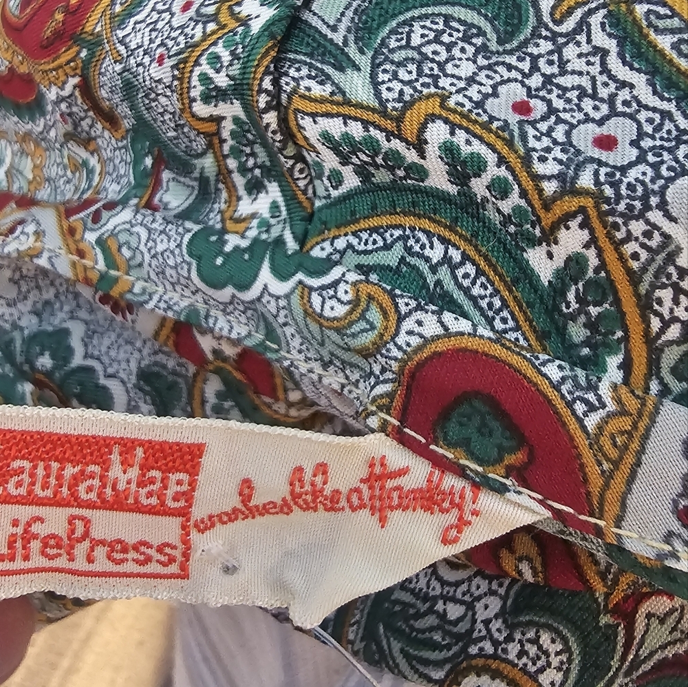 Vintage Laura Mae Life Press Size M Paisley Print Blouse with Bow Tie - Picture 6 of 6